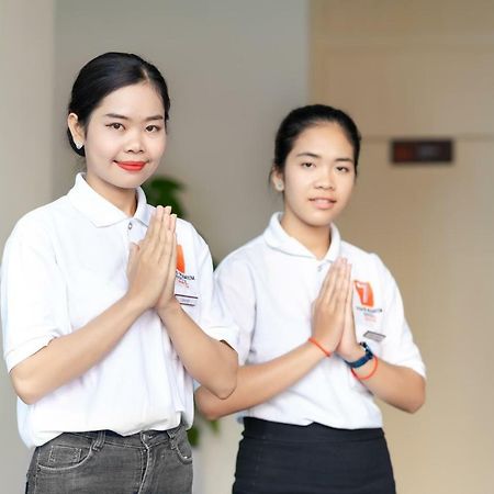 7 Days Premium Hotel 프놈펜 외부 사진