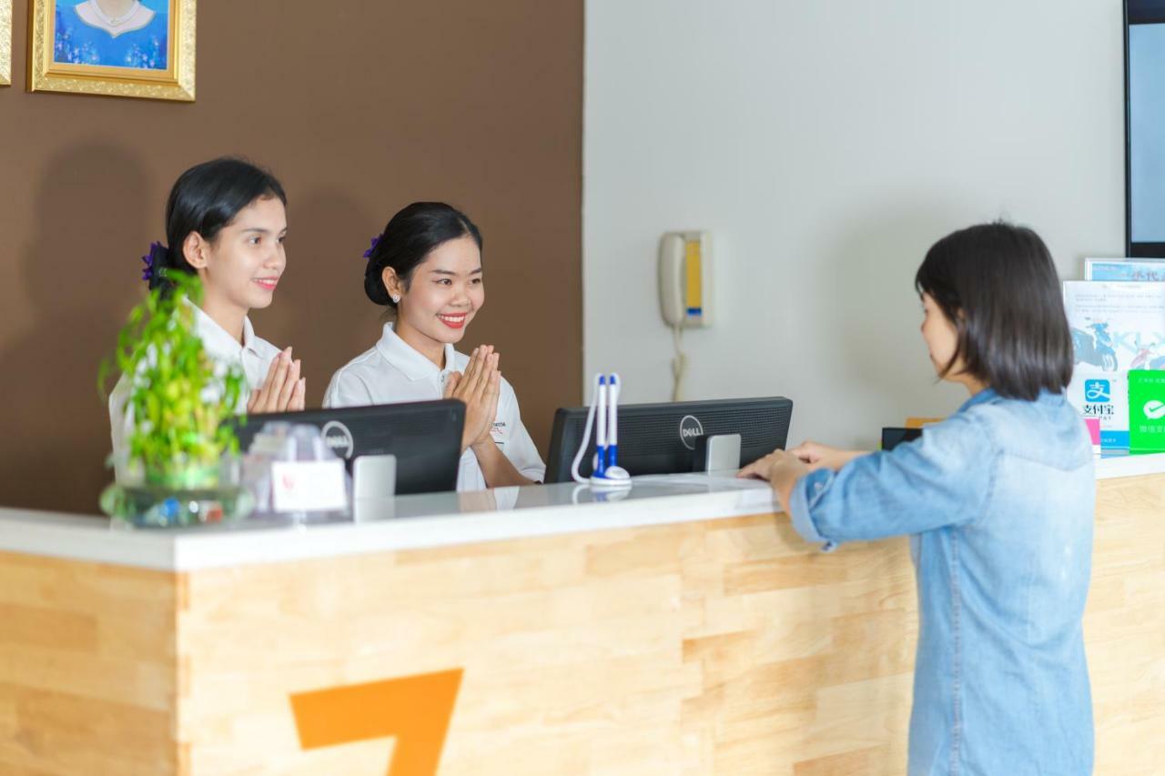 7 Days Premium Hotel 프놈펜 외부 사진